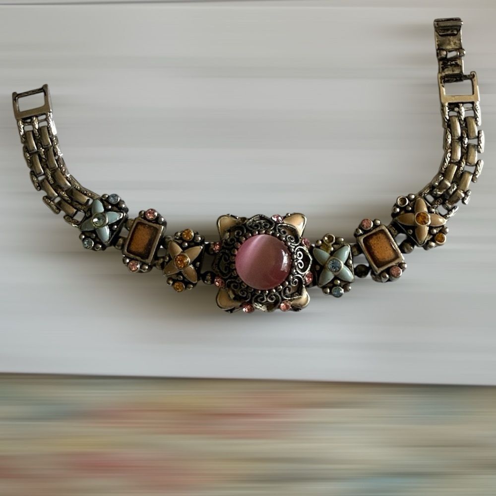 Vintage Ornate Stone Crystal Bracelet!
